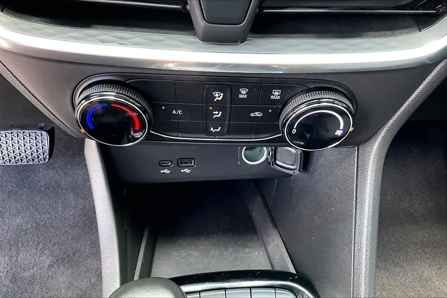 Used 2024 Summit White Buick Preferred image 34