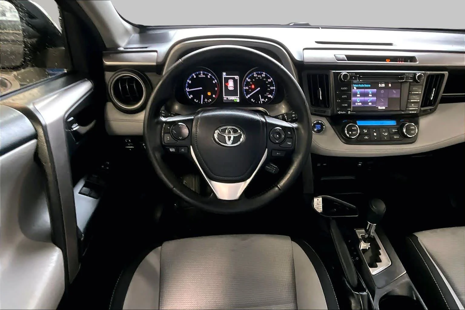 Used 2018 Magnetic Gray Metallic Toyota XLE image 6