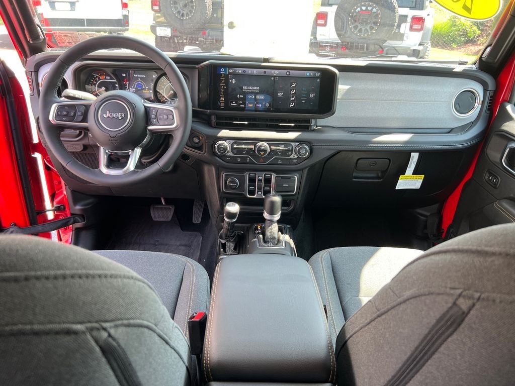 2025 Jeep Wrangler 4-Door Sahara - Photo 15