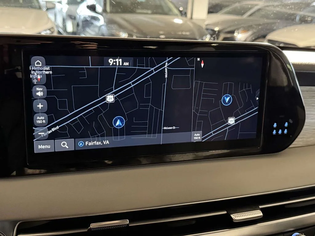 Used 2024 White Hyundai Calligraphy image 3