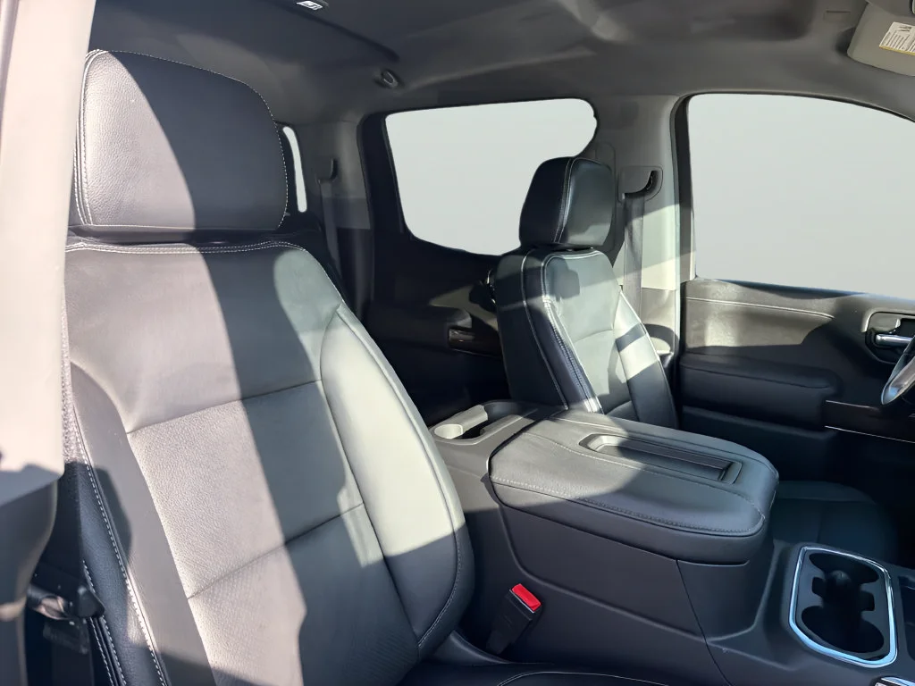 Used 2021 SUMMIT WHITE GMC Elevation image 33
