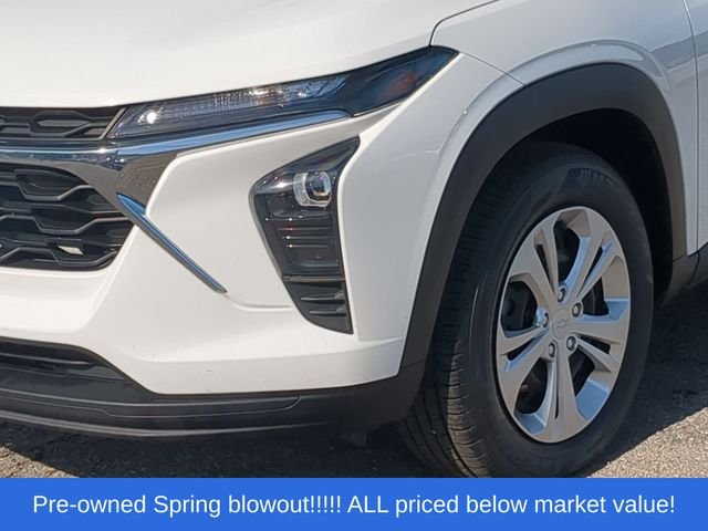 Used 2025 White Chevrolet LS image 17