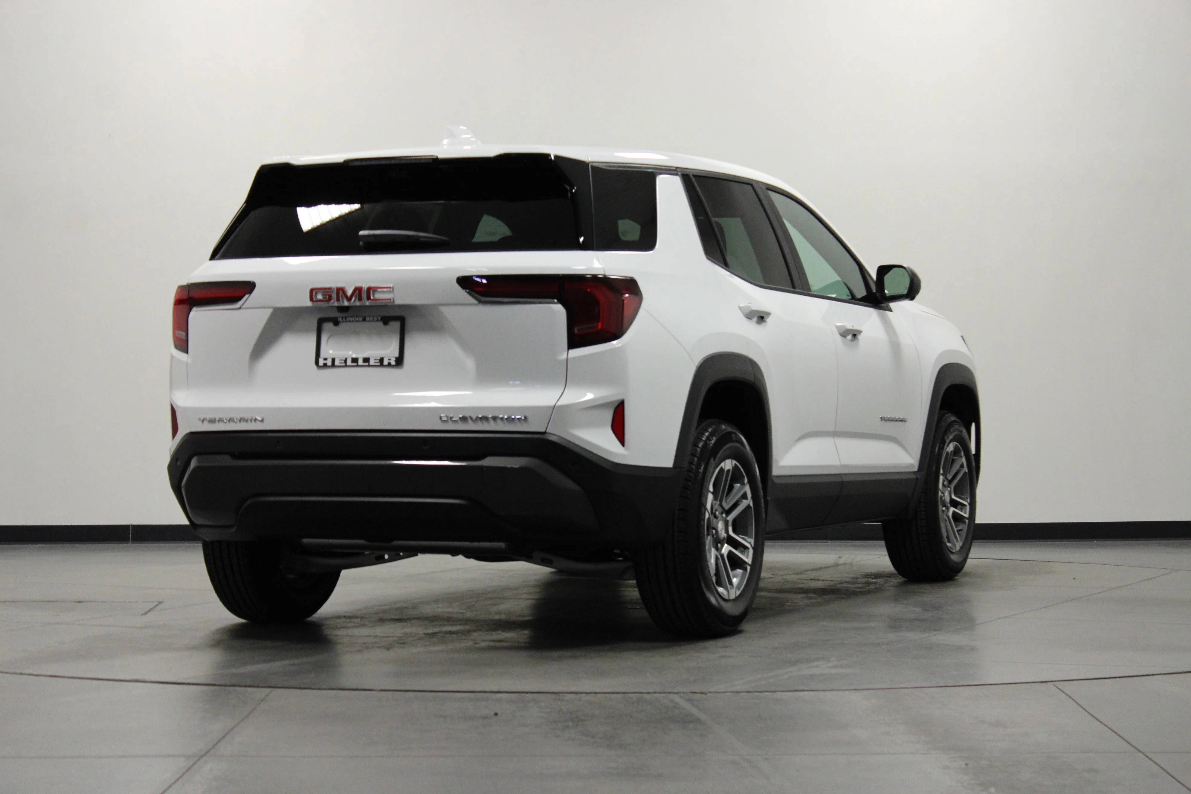 New 2026 Summit White GMC Elevation image 4