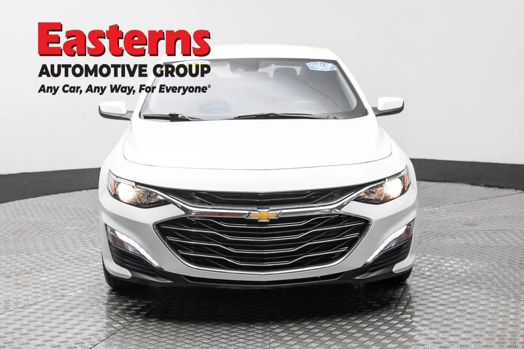 Used 2023 White Chevrolet LT image 2