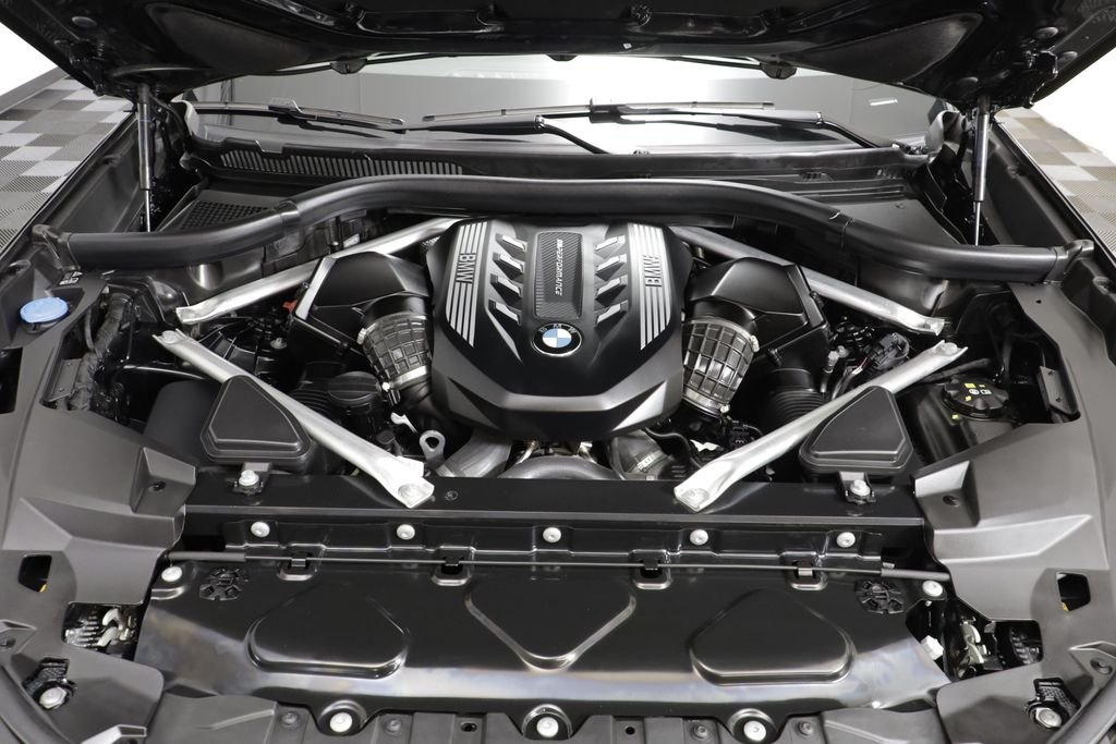 Used 2023 Black Sapphire Metallic BMW M50i image 25