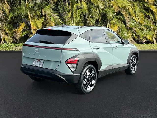 Used 2025 Green Hyundai SEL image 4
