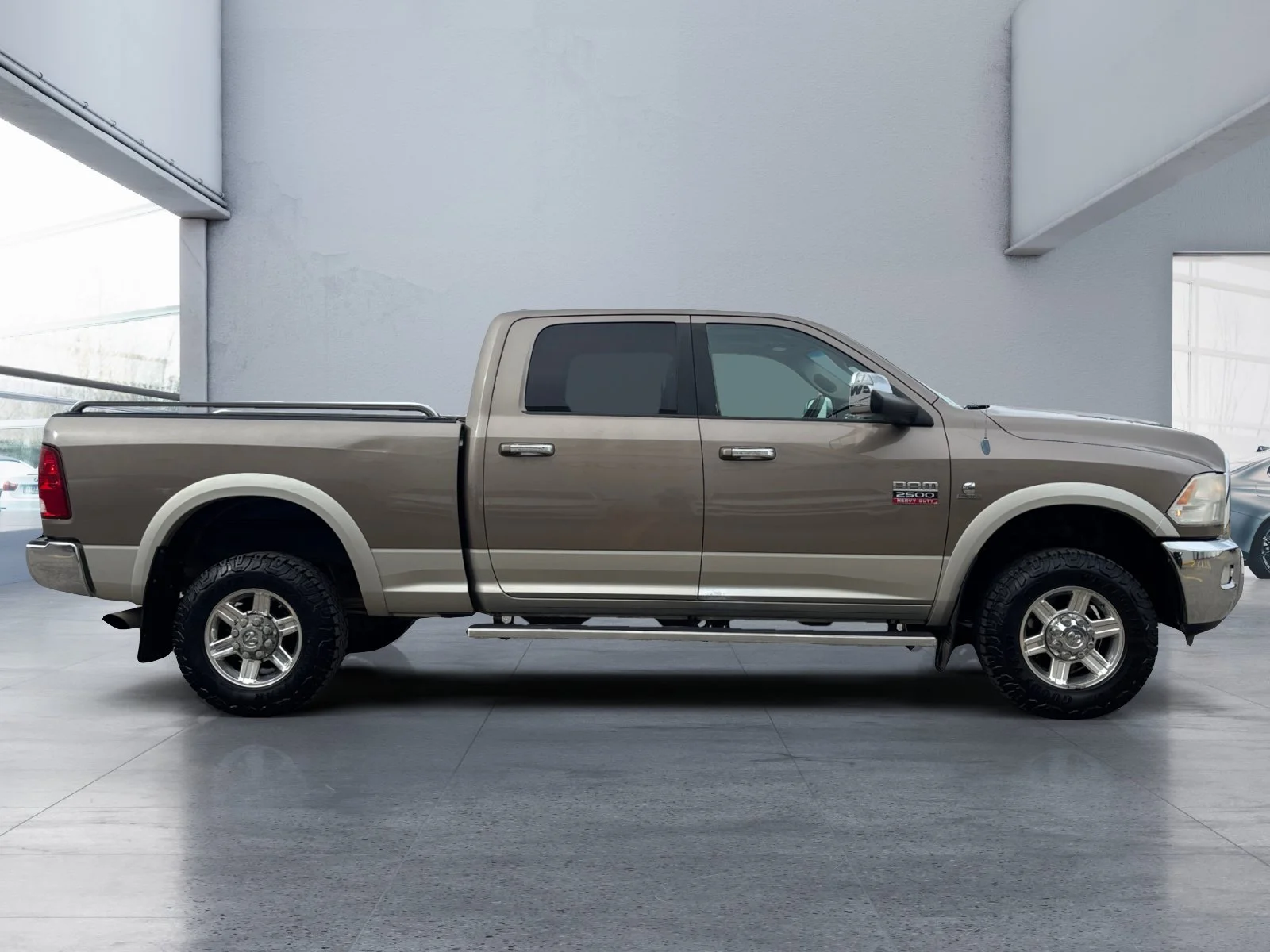 Used 2010 BROWN Dodge Laramie image 6