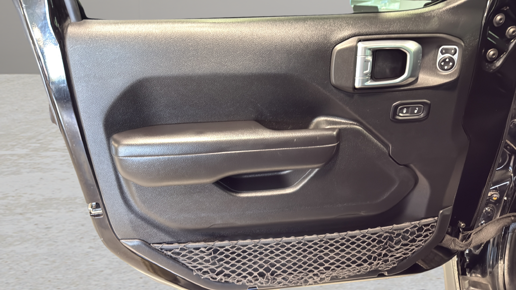Used 2019 Black Jeep Unlimited Rubicon image 18