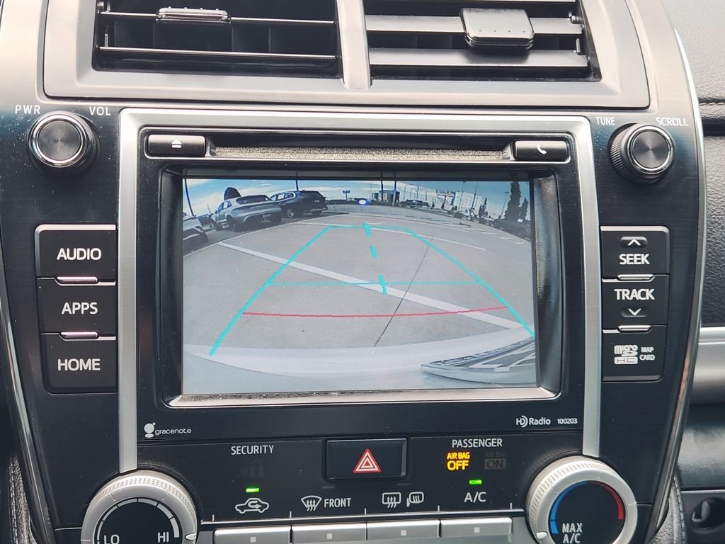 Used 2014 Blizzard Pearl Toyota SE image 17