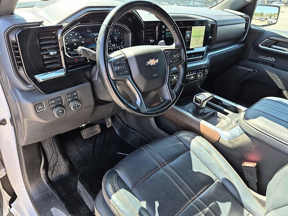 Used 2023 Iridescent Pearl Tricoat Chevrolet High Country image 16