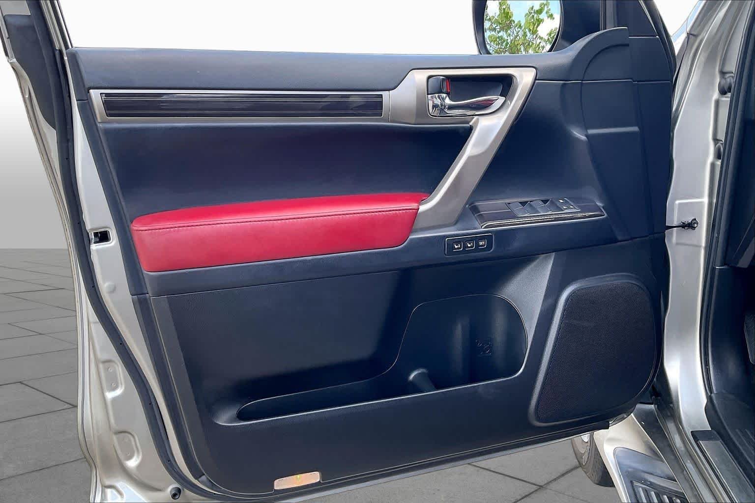 Used 2021 Atomic Silver Lexus Luxury image 19