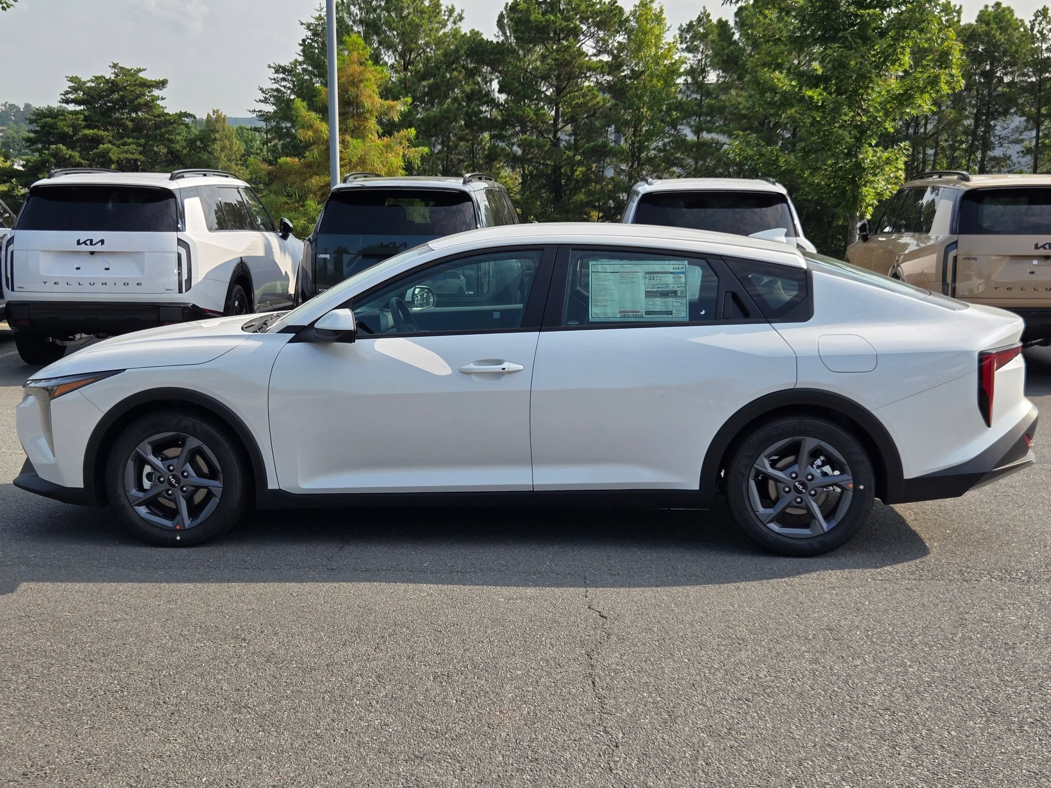 New 2026 Snow White Pearl Kia LXS image 4