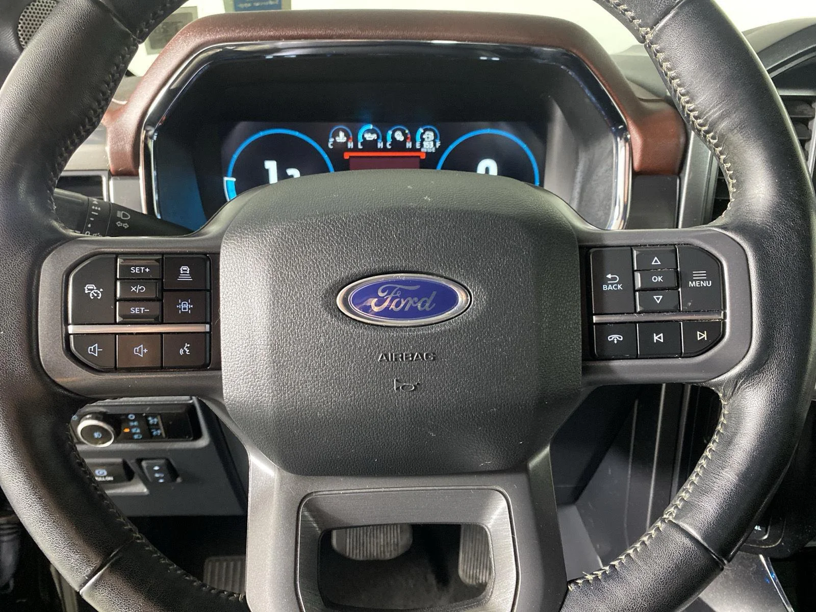 Used 2023 Agate Black Ford LARIAT image 15