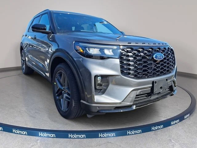 Used 2026 Gray Metallic Ford ST-Line image 3
