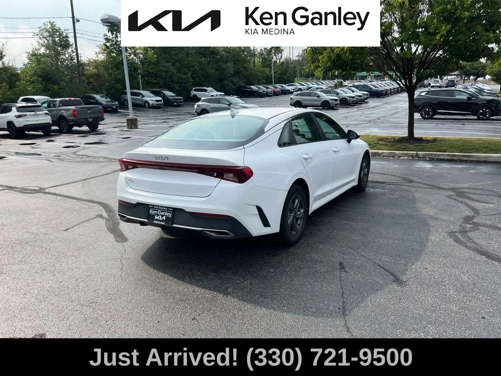 Certified Used 2022 White Kia LX image 5