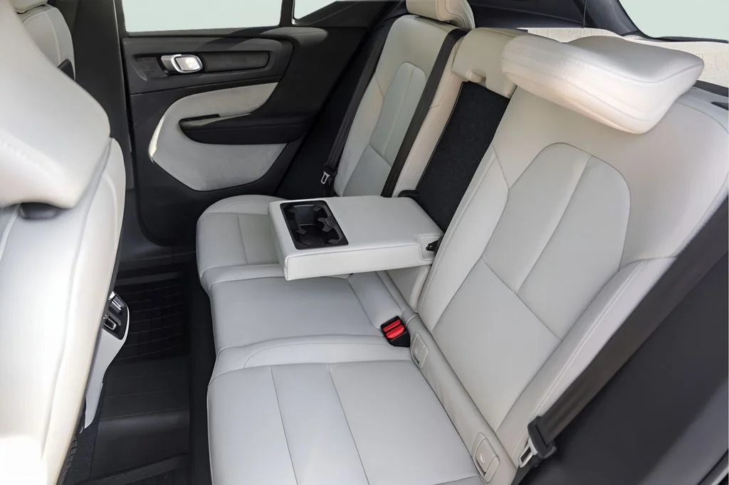 Used 2020 Black Volvo T5 Inscription image 26