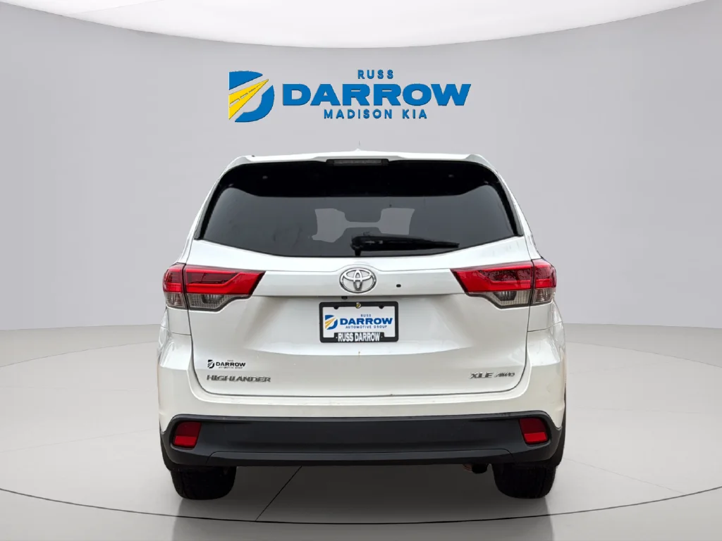 Used 2017 Blizzard Pearl Toyota XLE image 4