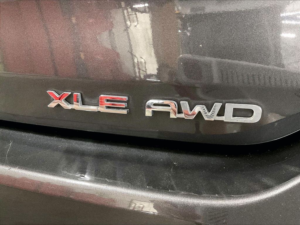 Used 2022 Gray Toyota XLE image 11