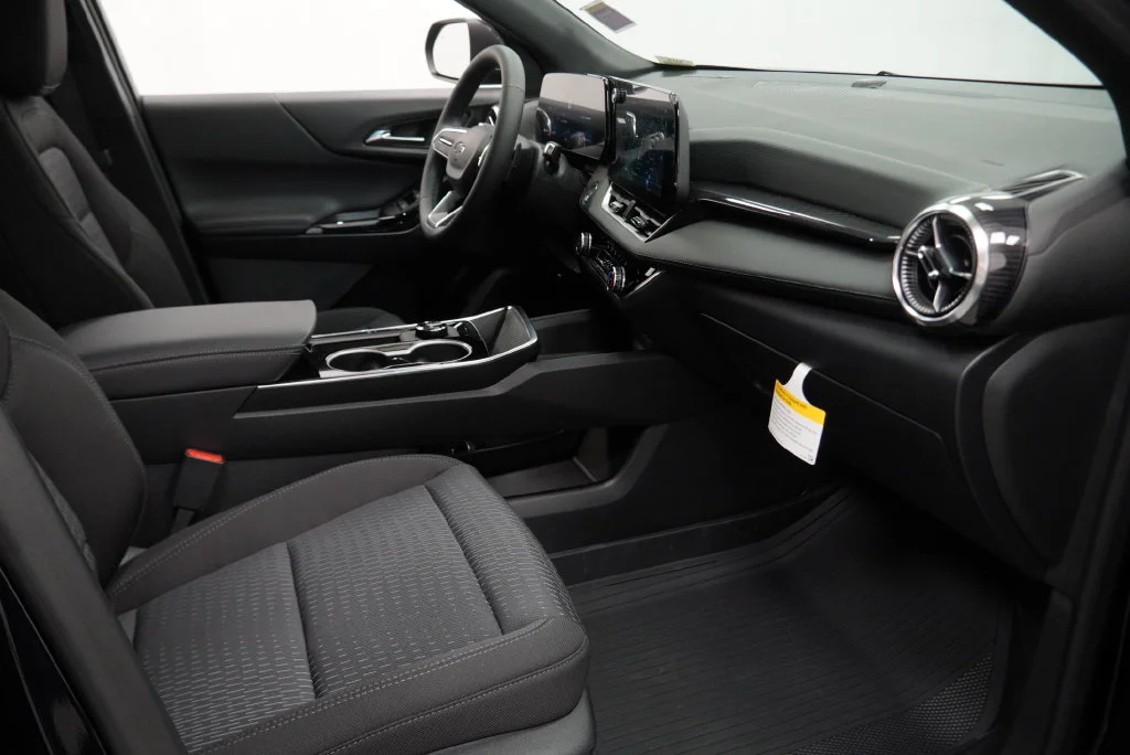 New 2027 Mosaic Black Metallic Chevrolet LT image 29