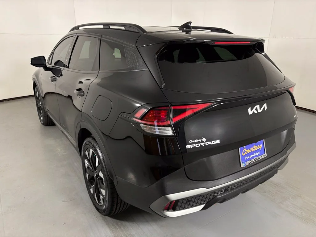 Used 2023 Black Kia X-Line image 6