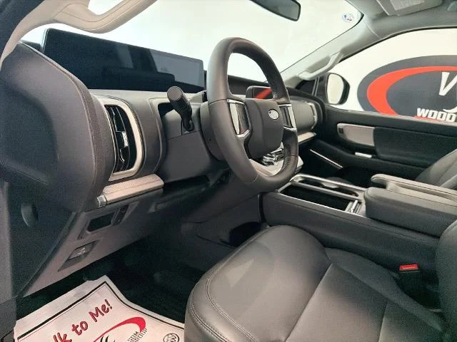 New 2027 Glacier Gray Metallic Tri-Coat Ford Active image 35