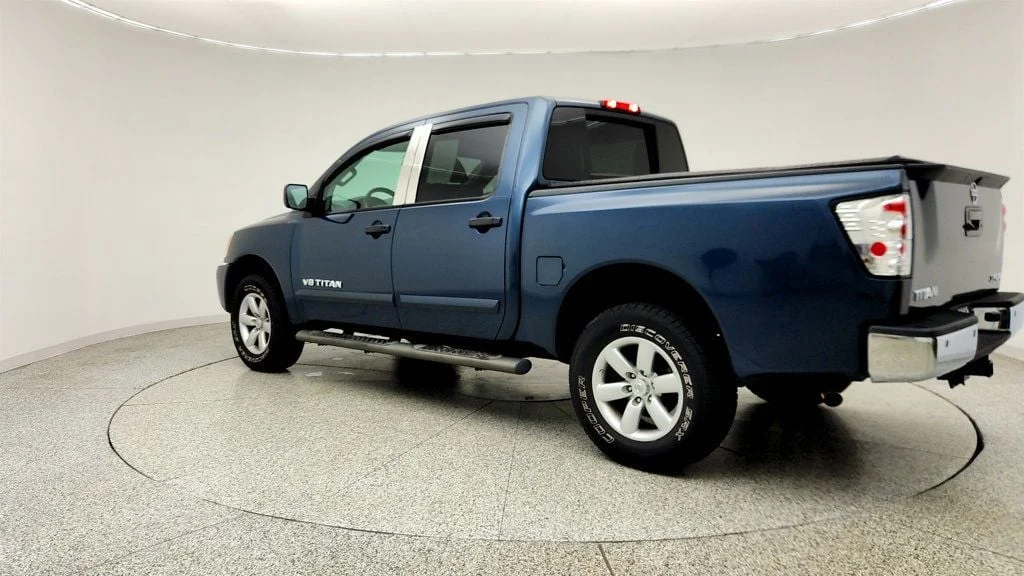 Used 2014 Graphite Blue Metallic Nissan 4WD Crew Cab SWB SV image 7