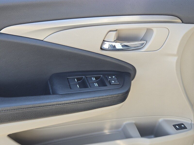 Used 2017  Honda EX-L image 18