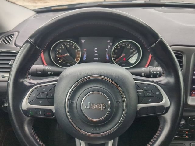 Used 2020 Silver Jeep Trailhawk image 30