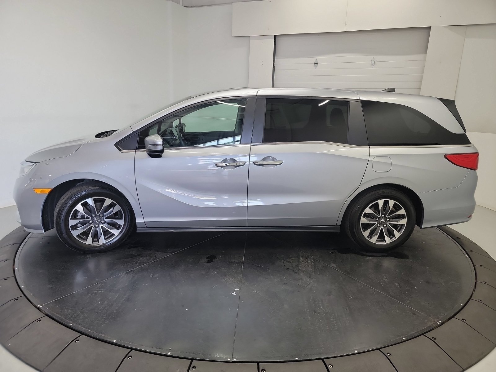 2024 Honda Odyssey EX-L - Photo 37