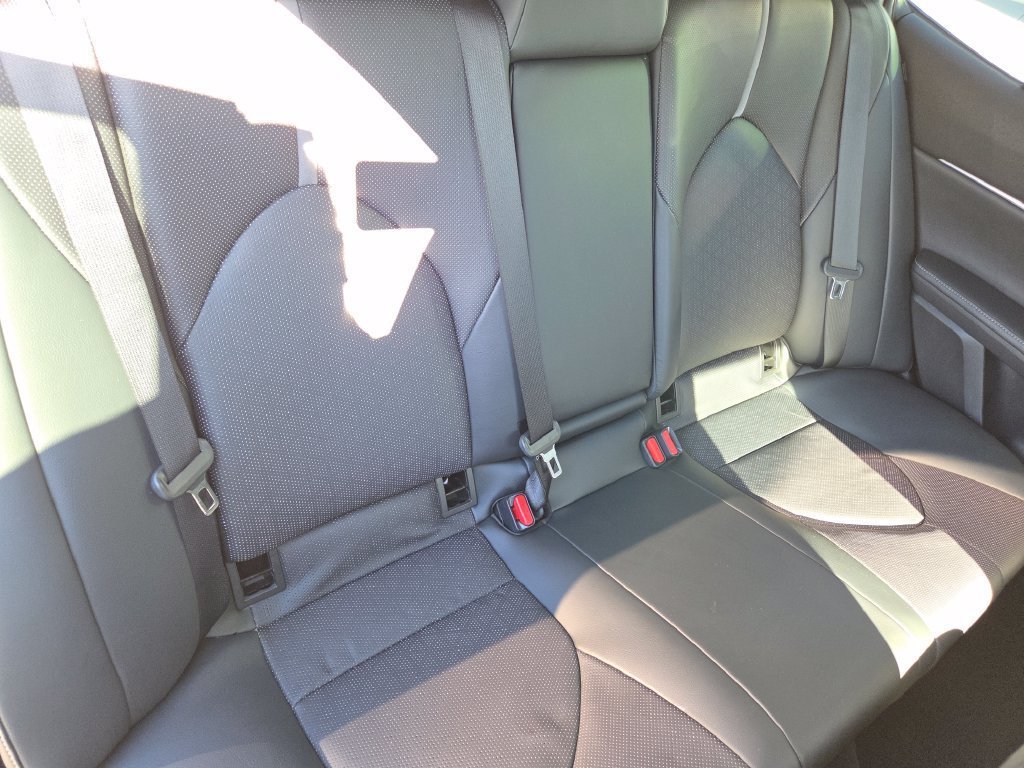 Used 2020 Wind Chill Pearl Toyota XSE V6 image 31