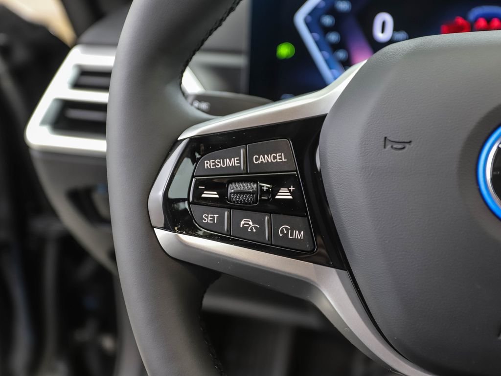 2025 BMW i4 40 - Photo 11