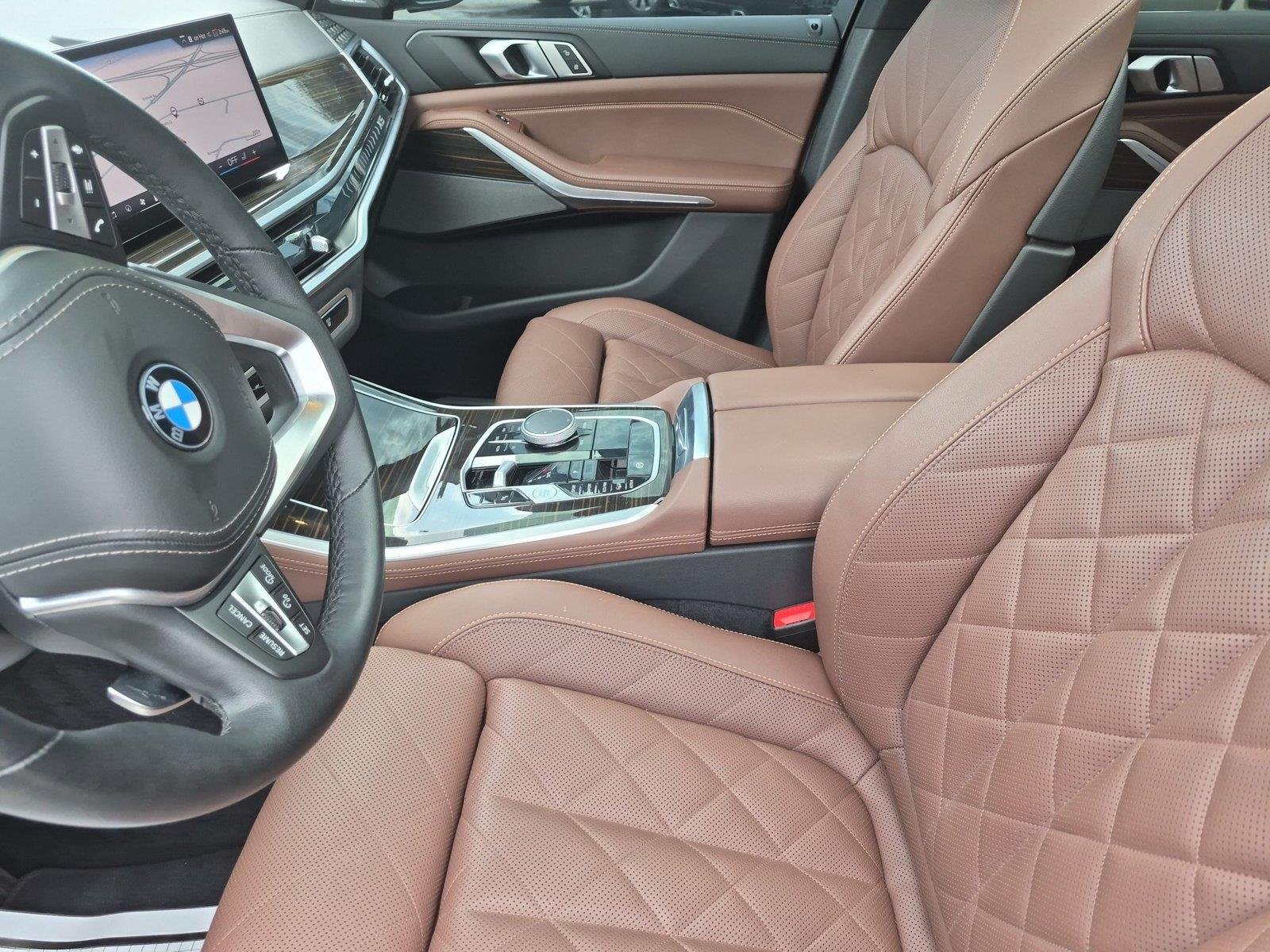 Used 2025 Skyscraper Grey Metallic BMW xDrive40i image 17