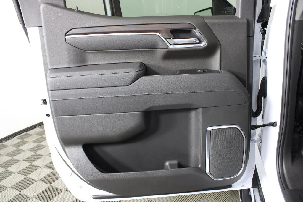 2026 GMC Sierra 1500 SLT - Photo 11