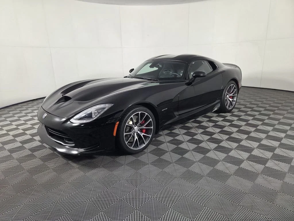 Used 2014 Venom Black Clearcoat Dodge GTS image 4