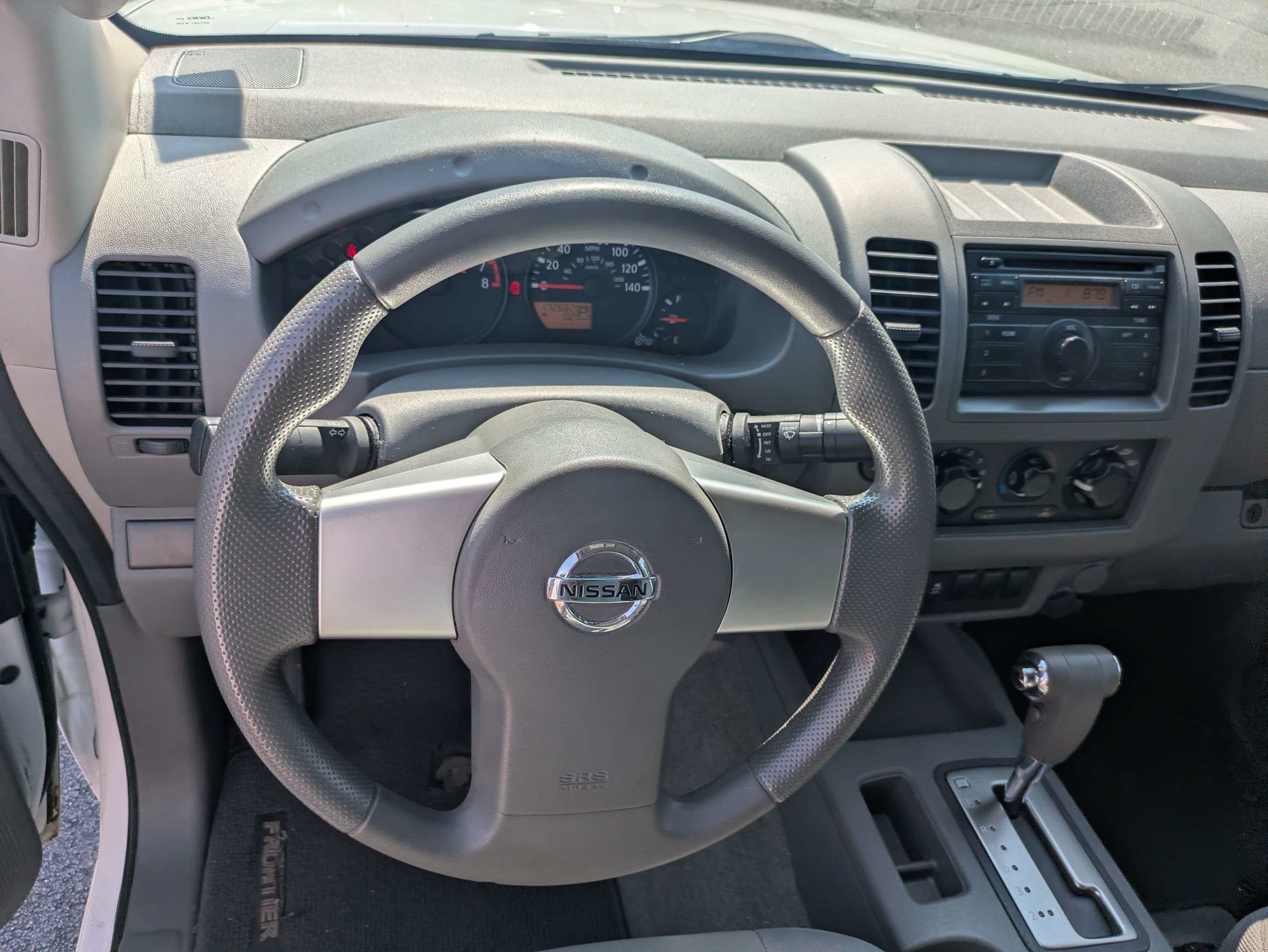 Used 2013 White Nissan S image 12