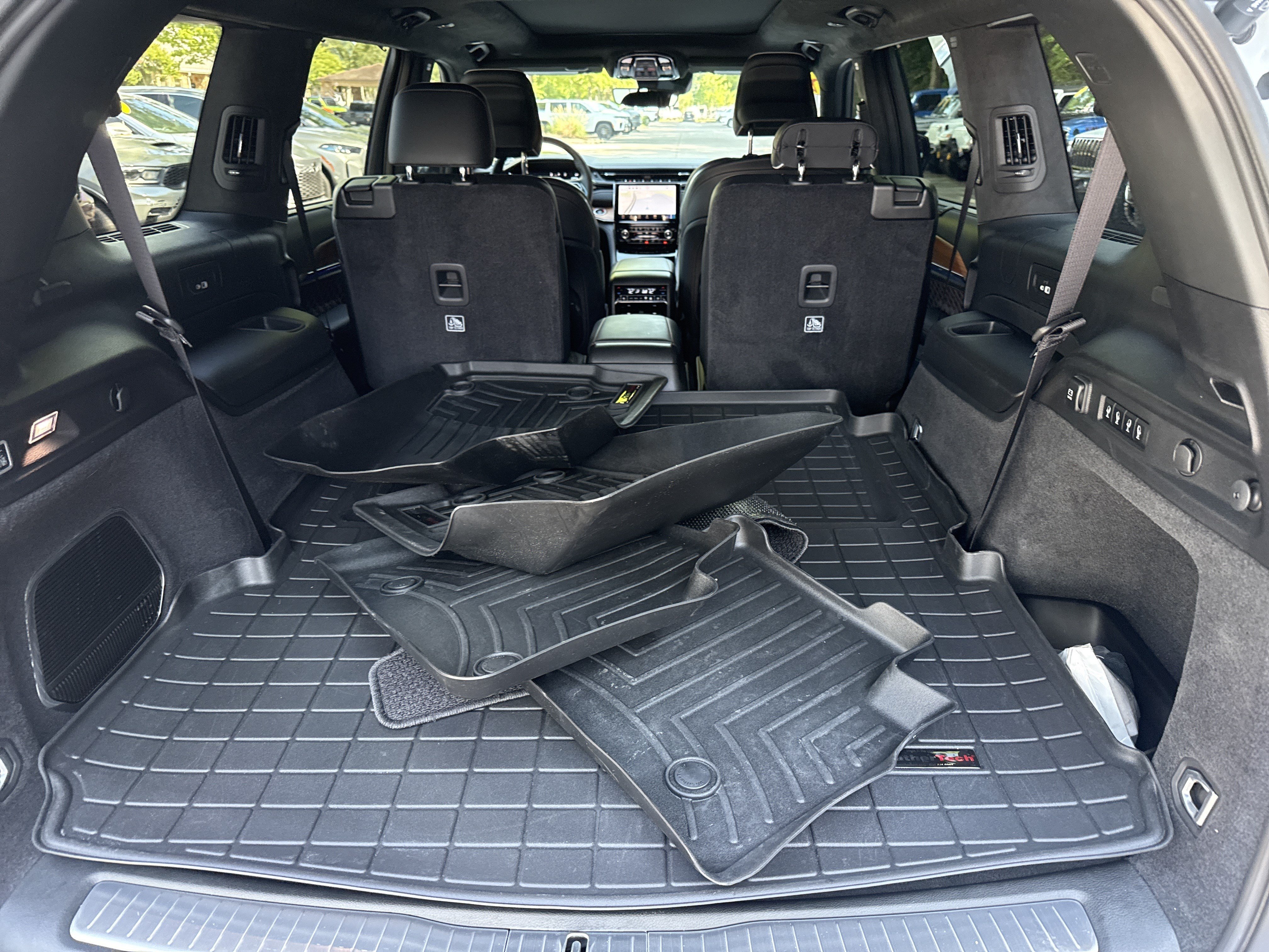 Used 2024 Bright White Clearcoat Jeep Summit Reserve image 18