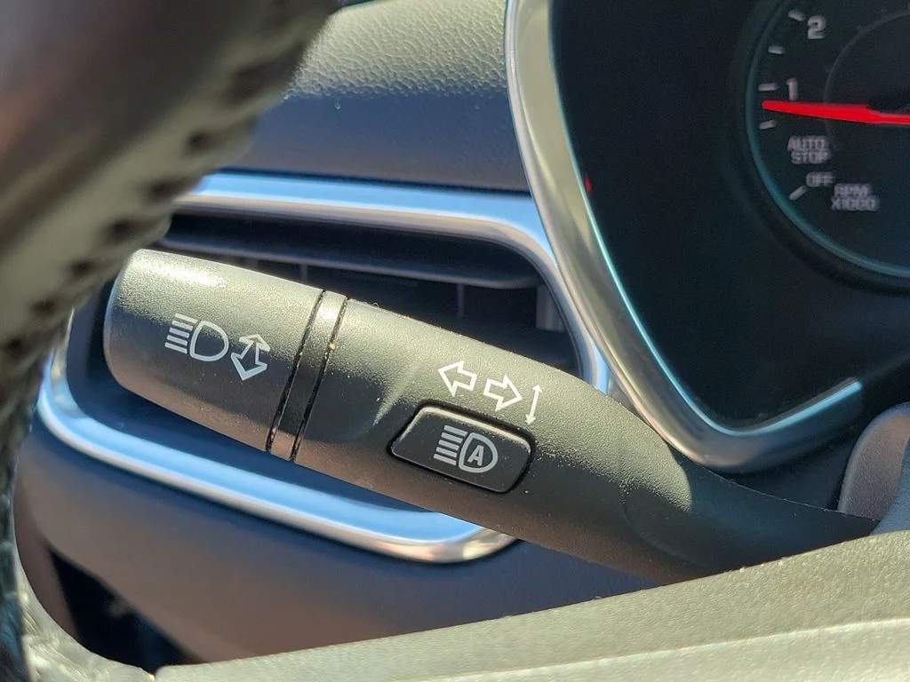 Used 2020 Pacific Blue Metallic Chevrolet LT image 10