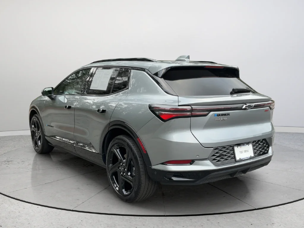 2024 Chevrolet Equinox EV Launch Edition - Photo 8