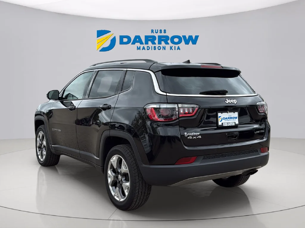 Used 2021 Diamond Black Crystal Pearlcoat Jeep Limited image 3