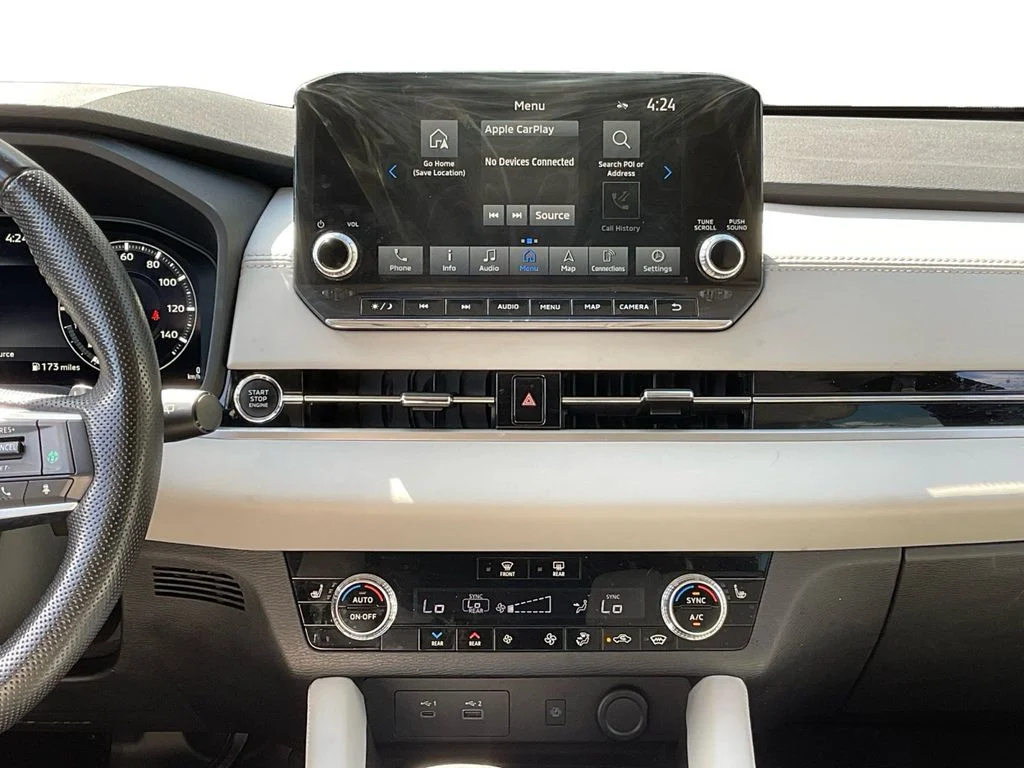 Used 2022 Silver Mitsubishi SEL image 11