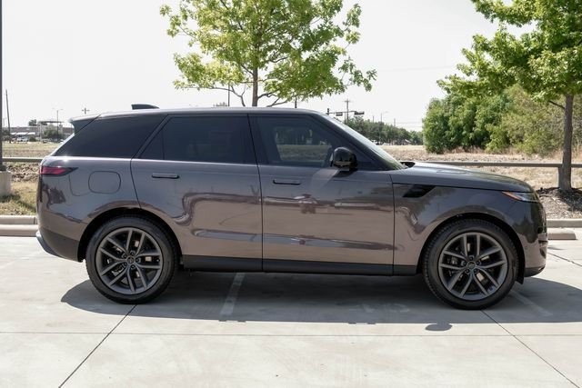New 2026  Land Rover SE image 8
