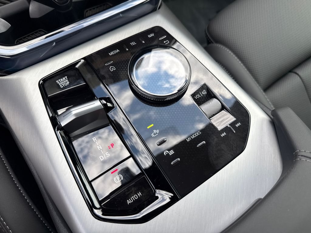 New 2026 Alpine White BMW 30 xDrive image 25