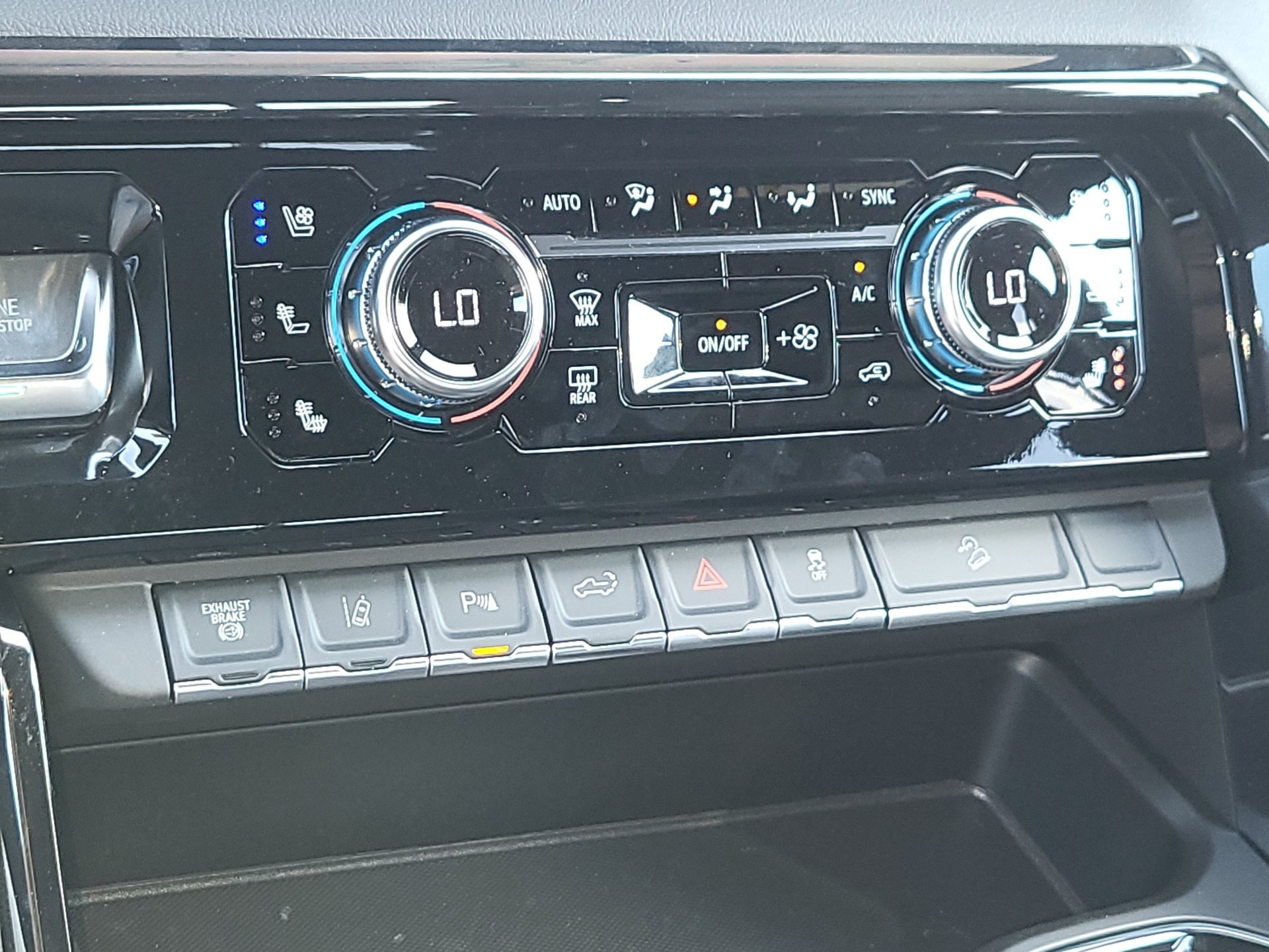 2026 GMC Sierra 3500HD AT4 - Photo 15
