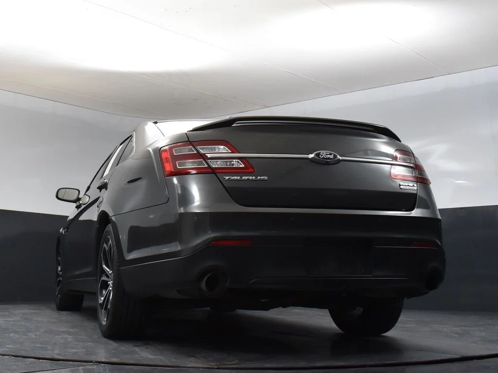Used 2018 Gray Ford SHO image 32
