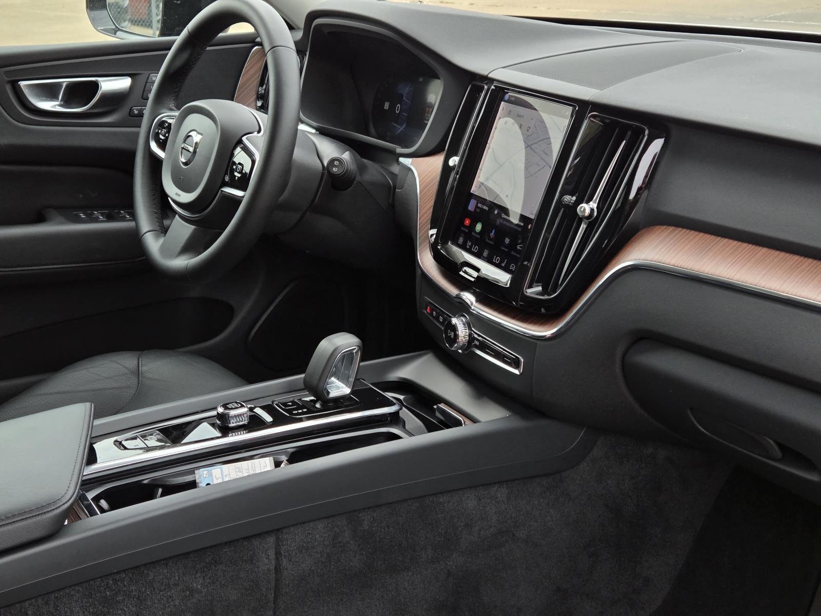 Used 2023 Silver Dawn Metallic Volvo Plus Dark Theme image 40