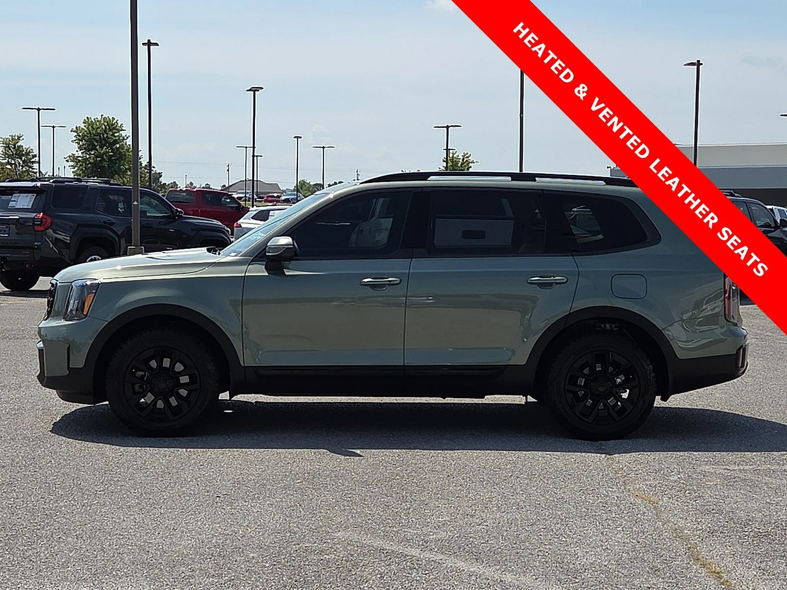 Used 2025 Jungle Green Kia EX X-Pro image 3