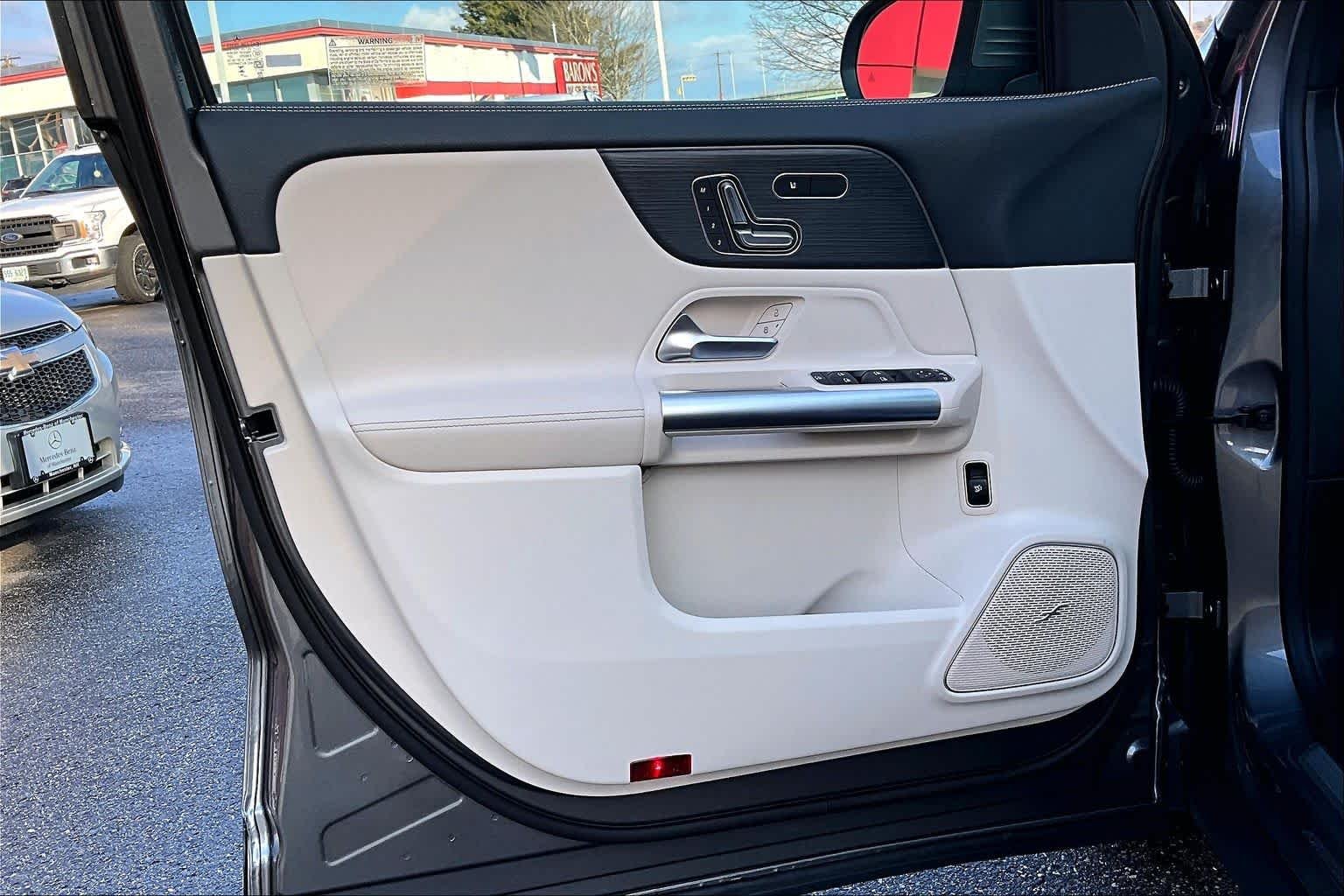 New 2026 Mountain Grey Metallic Mercedes-Benz GLA 250 image 21