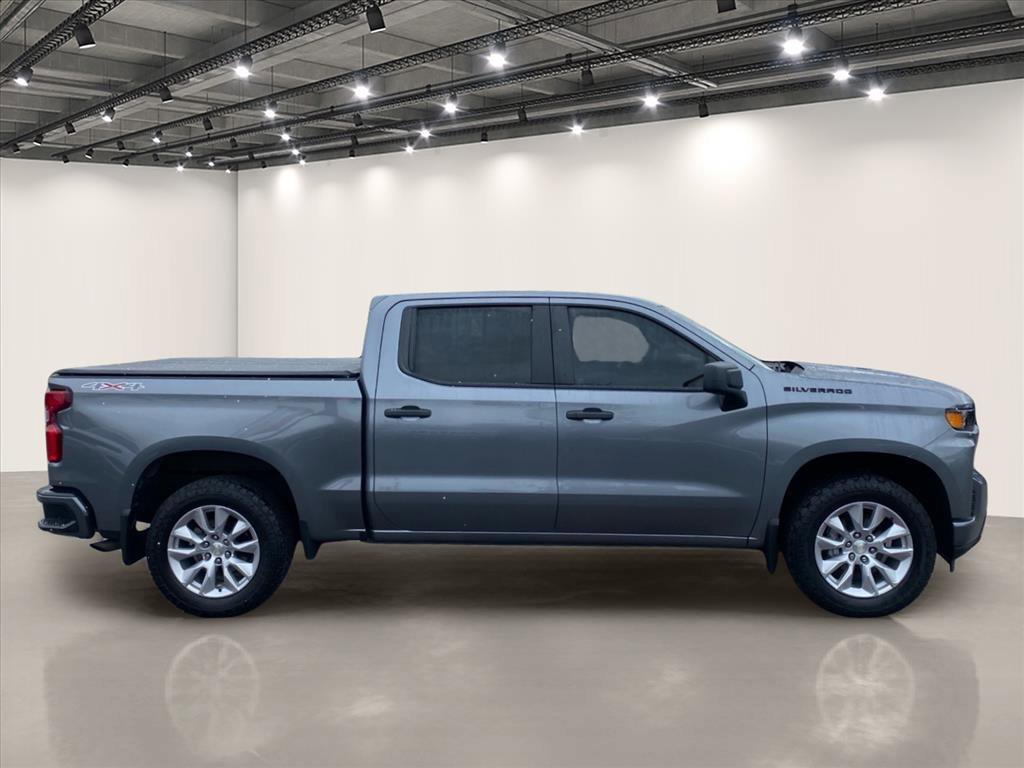 Used 2021 Satin Steel Metallic Chevrolet Custom image 8