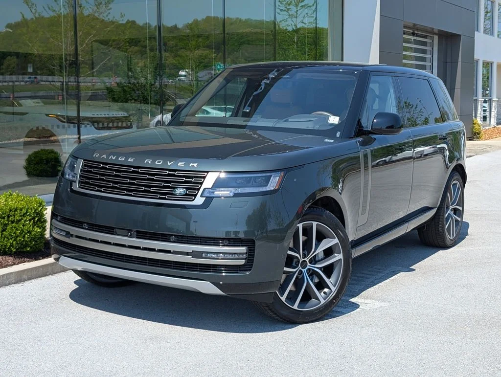 2026 Land Rover Range Rover 3.0 SE LWB 7's photo
