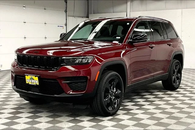 2025 Jeep Grand Cherokee Altitude - Photo 12